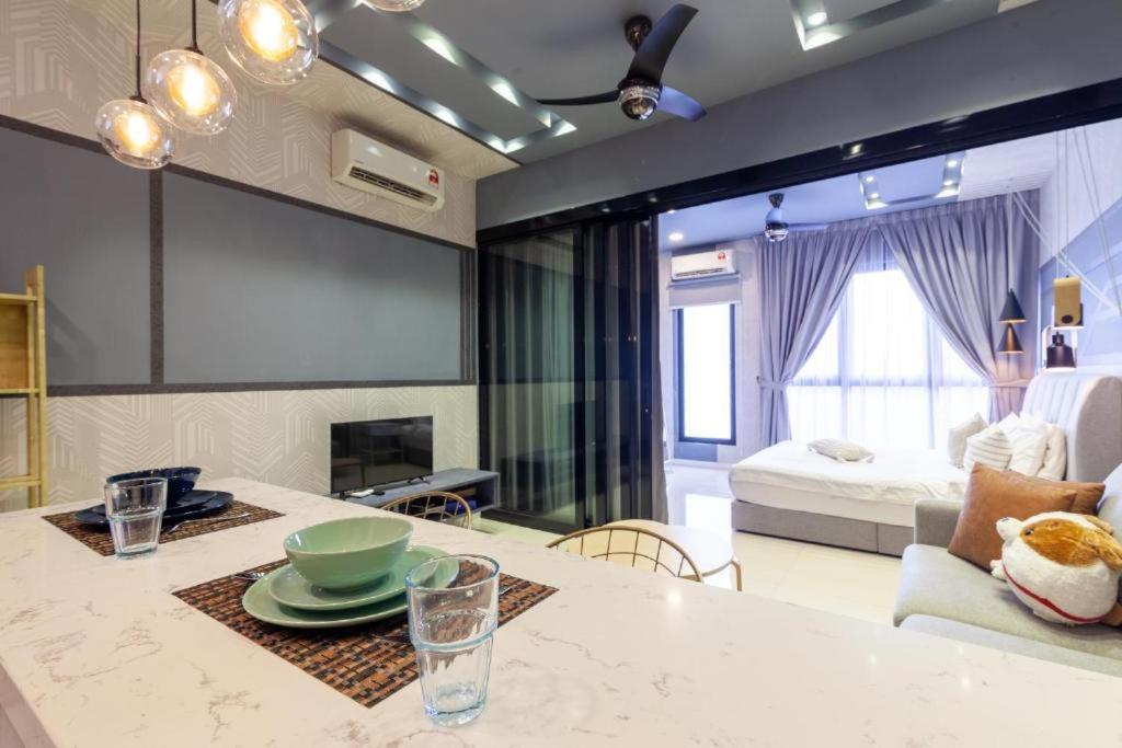 Highpark Suites In Petaling Jaya, Kelana Jaya By Plush Kampong Baharu Sungai Way Exterior photo