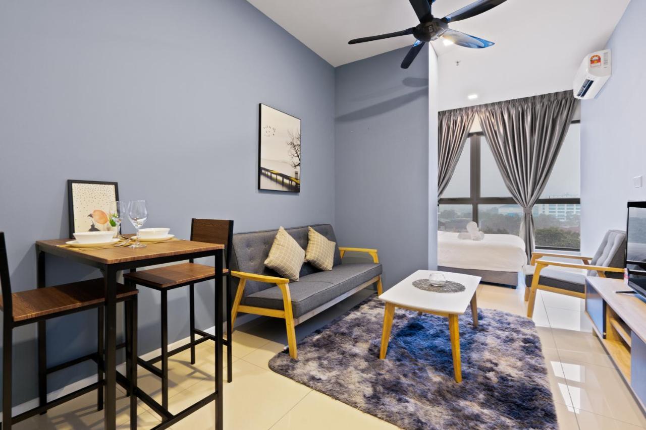 Highpark Suites In Petaling Jaya, Kelana Jaya By Plush Kampong Baharu Sungai Way Exterior photo